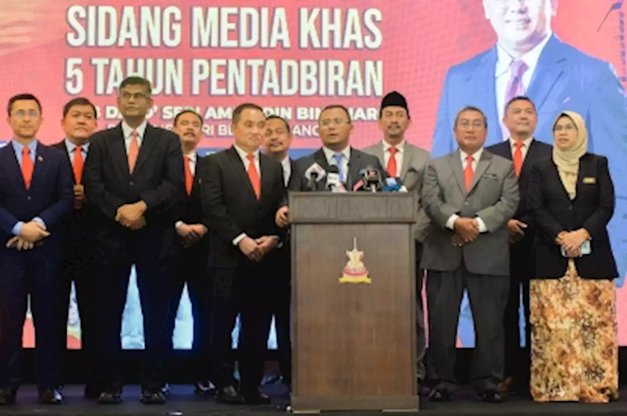 Amirudin Shari: Selangor Pakatan, BN have finalised seat negotiations for state polls