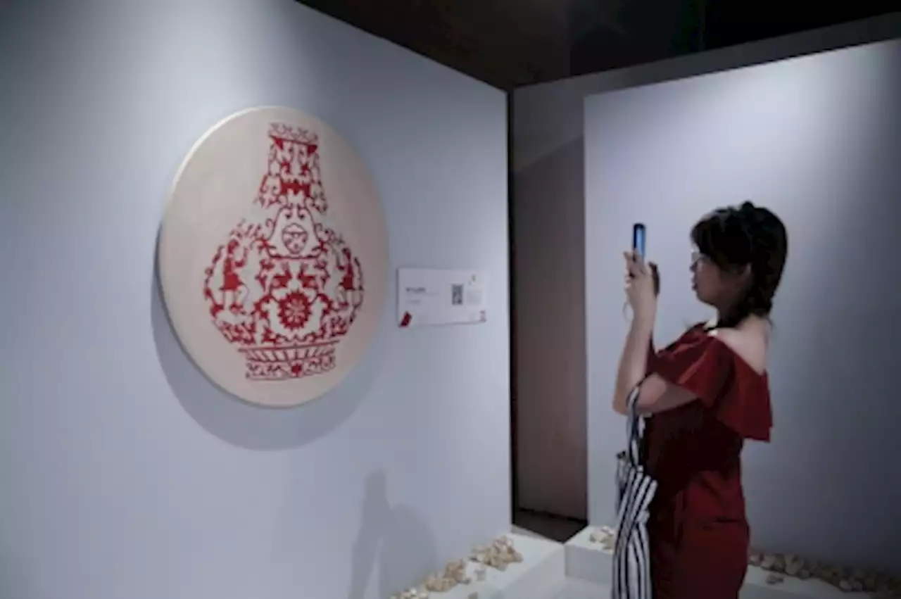 Malaysian artist Red Hong Yi brings ‘eggshell’ artwork to Eslite KL’s Taiwan-themed pop-up