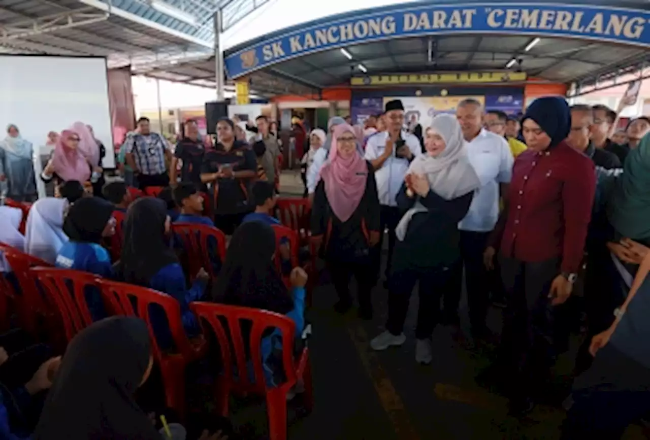 MOE always provides opportunities for SPM dropouts, says education minister