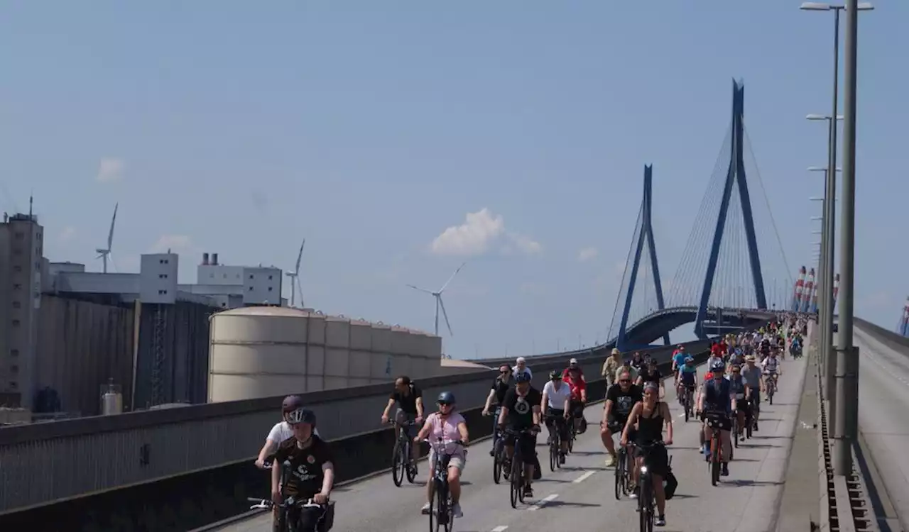 Riesige Beteiligung: Tausende bei Fahrradsternfahrt in Hamburg