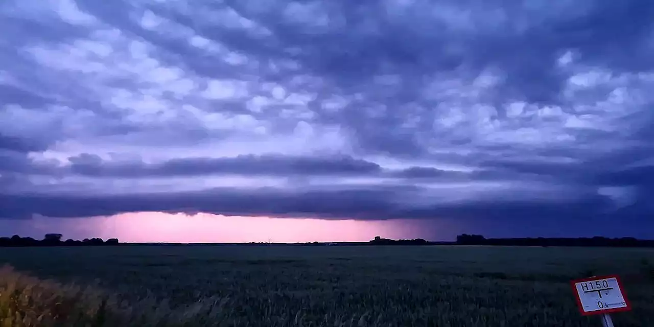 Tornado-Gefahr, Superzellen, Tropennächte: DWD warnt vor Extremwetter - auch in Bayern