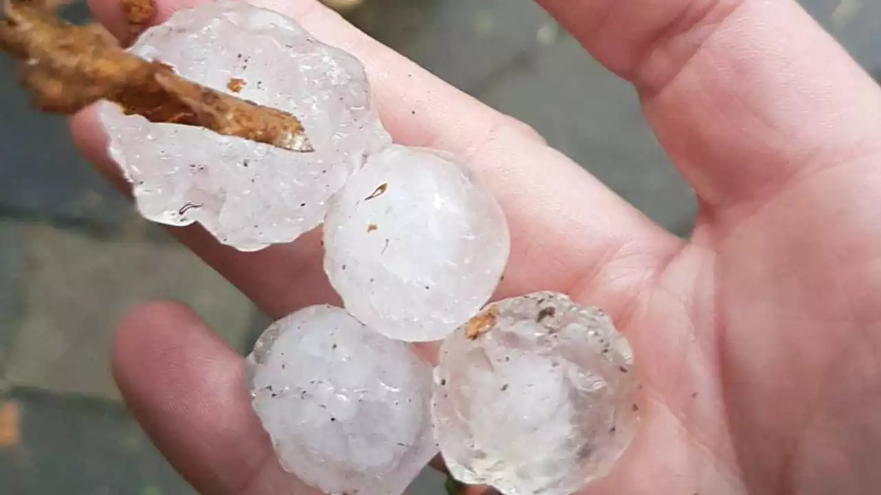 Hagel op komst, maar waar komen die ijsballen vandaan bij 28 graden?