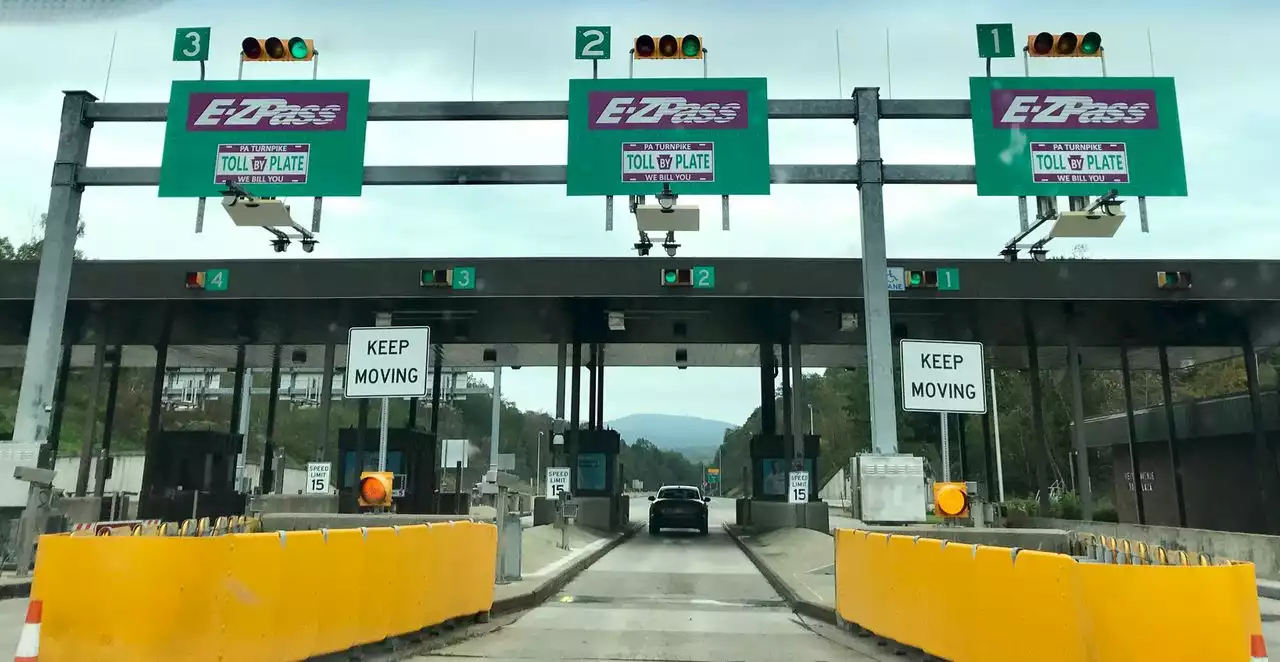 Crash on Pa. Turnpike in Lancaster County impacting westbound traffic