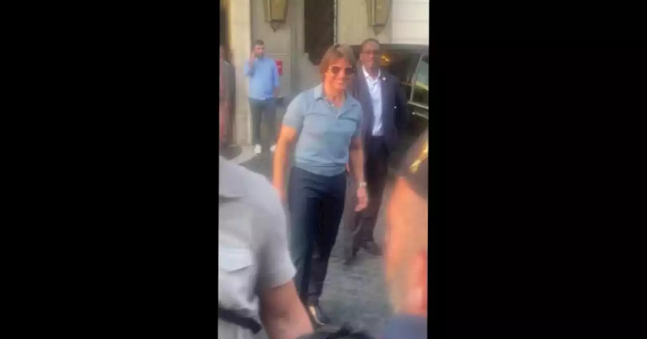 Tom Cruise a Roma tra l'entusiasmo dei fan per 'Mission Impossible 7'