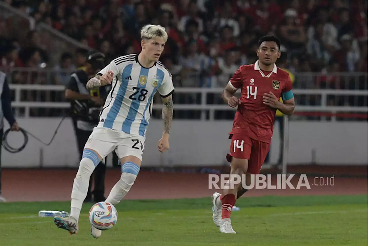 Meskipun Kalah, Jokowi Sebut Timnas Indonesia Bisa Imbangi Argentina |Republika Online