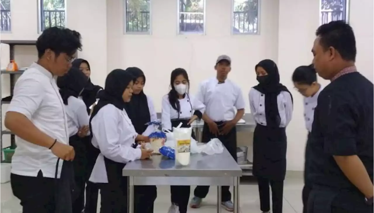 Universitas BSI Yogyakarta Siapkan Mahasiswa Prodi Perhotelan dengan Keahlian |em|Patisseri|/em| |Republika Online