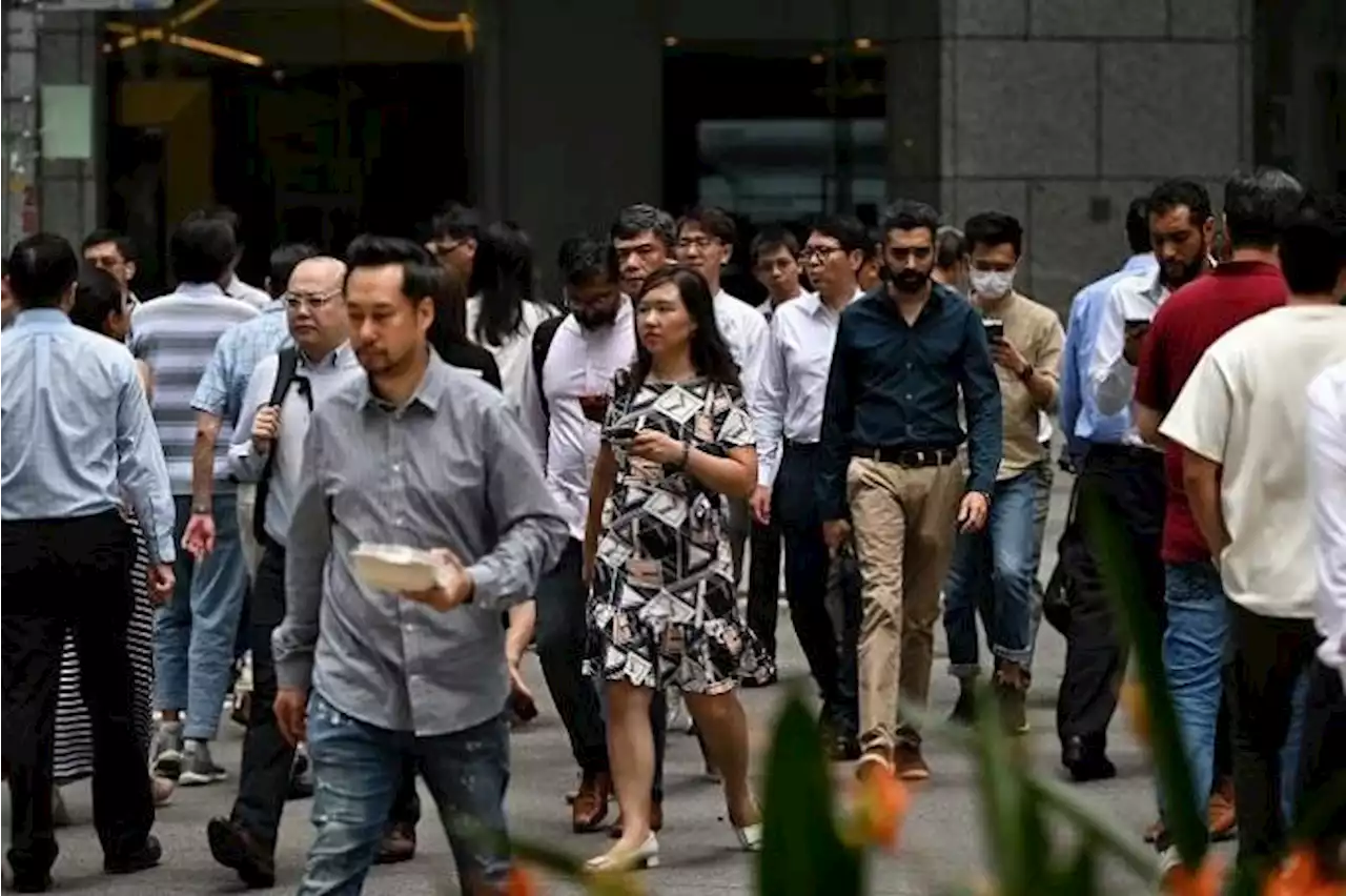 S'pore civil servants to get 0.3-month mid-year bonus