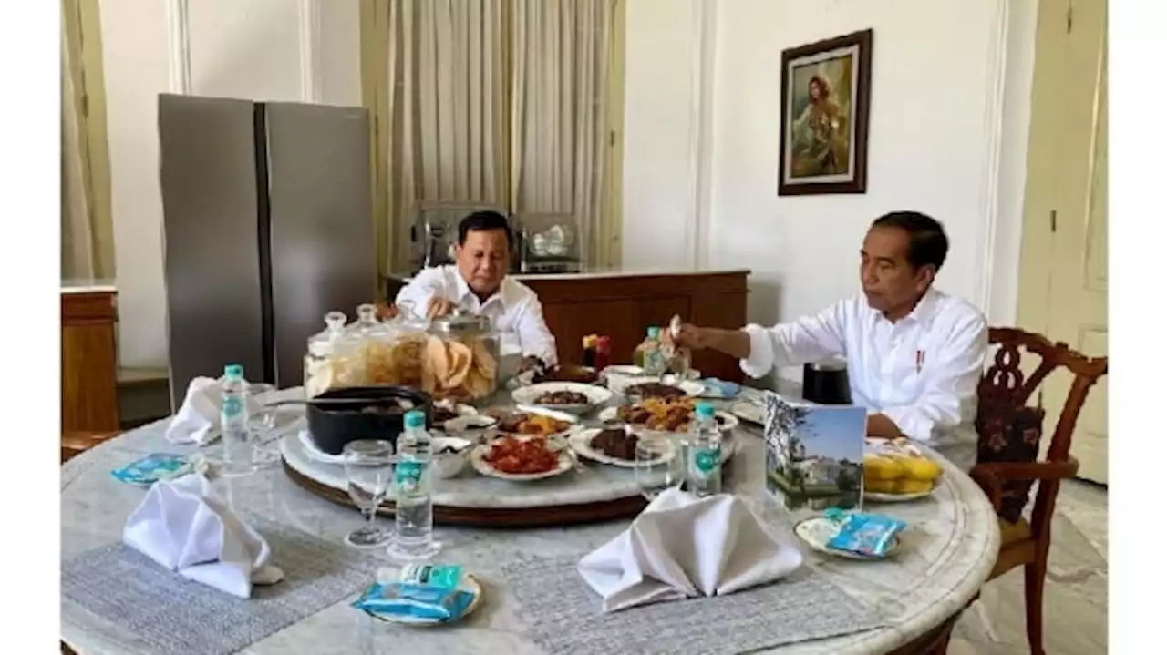 Istana Jelaskan Makna Momen Makan Siang Jokowi dan Prabowo