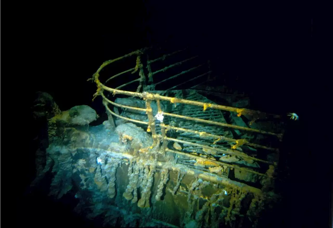 Rescuers trying to find sub that vanished on trip to Titanic wreck