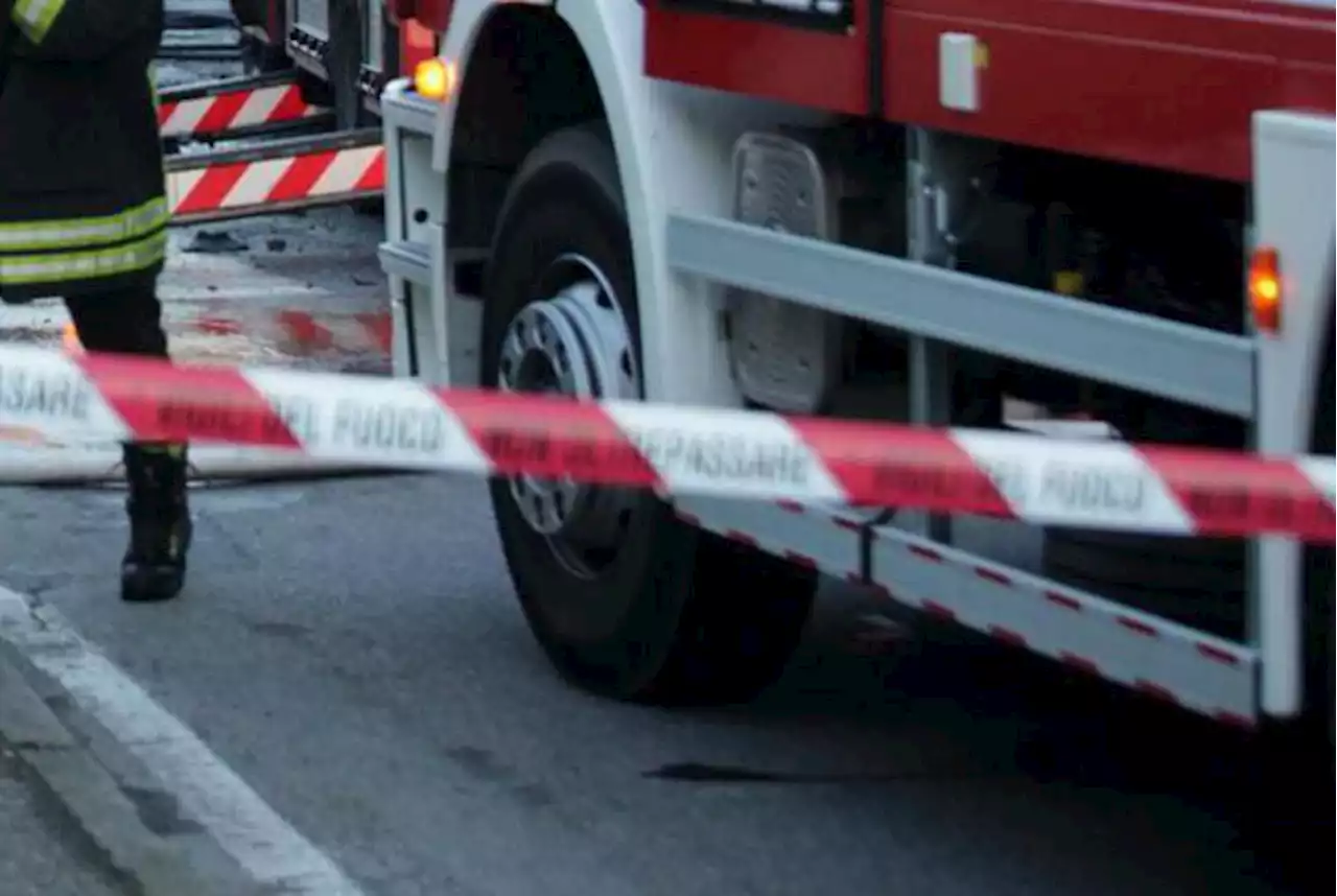 Roma, incendio in palazzo a Colli Aniene: 7 ustionati, 5 intossicati