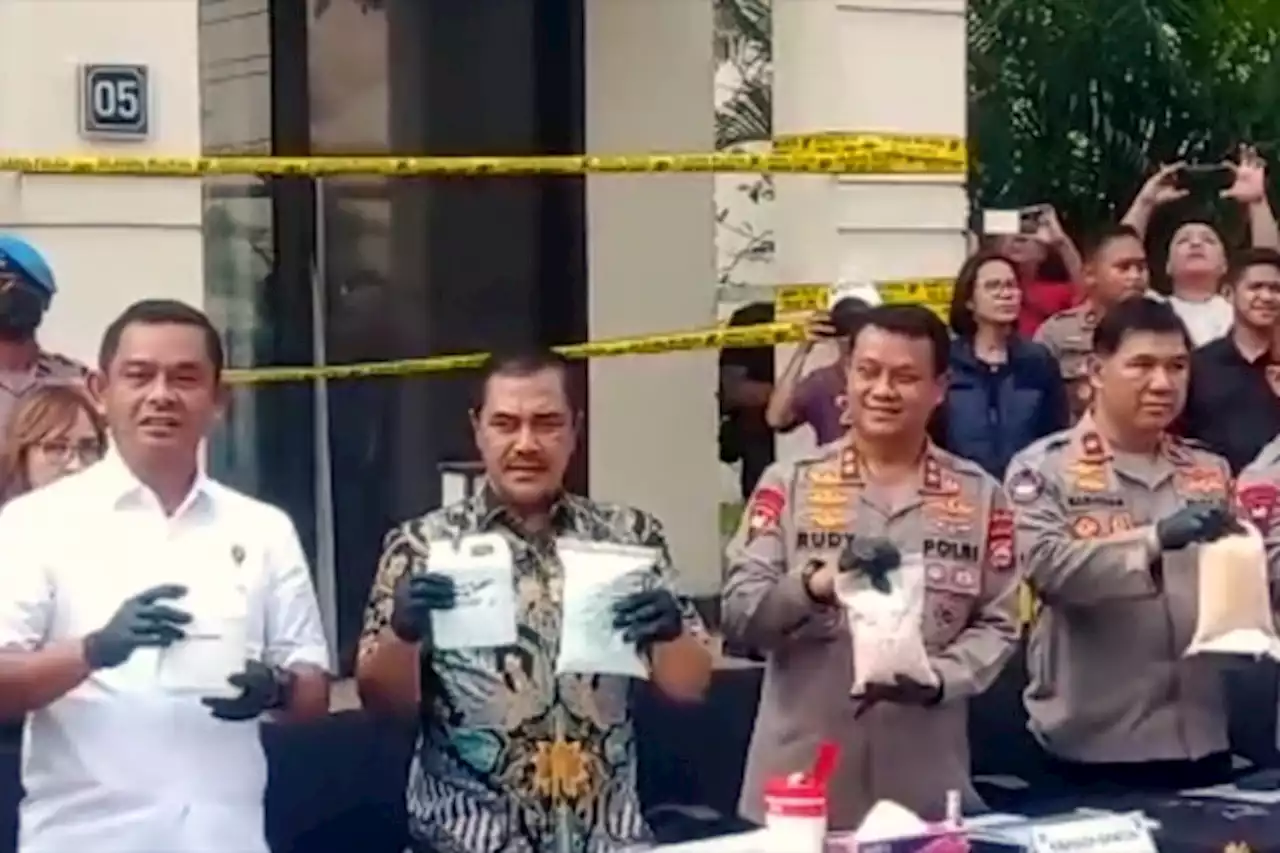 Polisi geledah pabrik ekstasi rumahan di Kabupaten Tangerang - ANTARA News