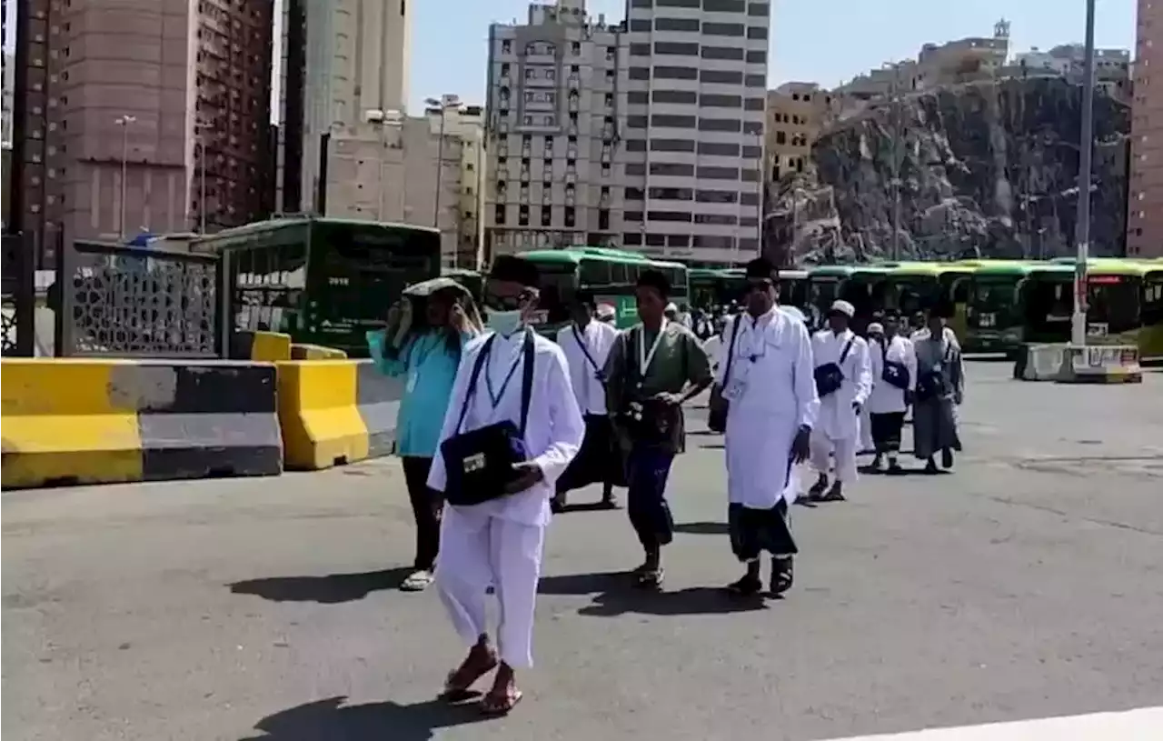 Ribuan Jemaah Indonesia Salat Jumat Perdana di Masjidi Haram