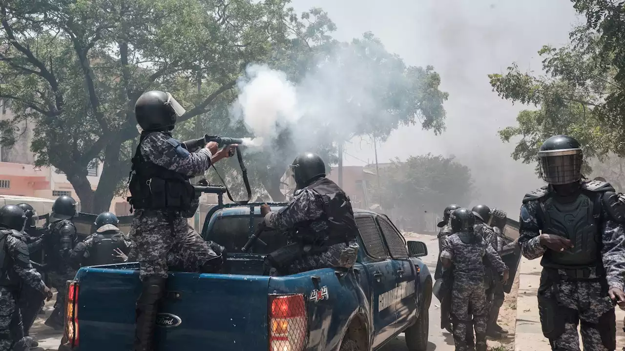 Sénégal: des violences éclatent à Dakar après la condamnation de l'opposant Ousmane Sonko