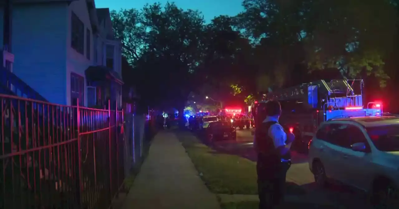 7 people, including 3 officers, hospitalized after shootout involving police in Fuller Park