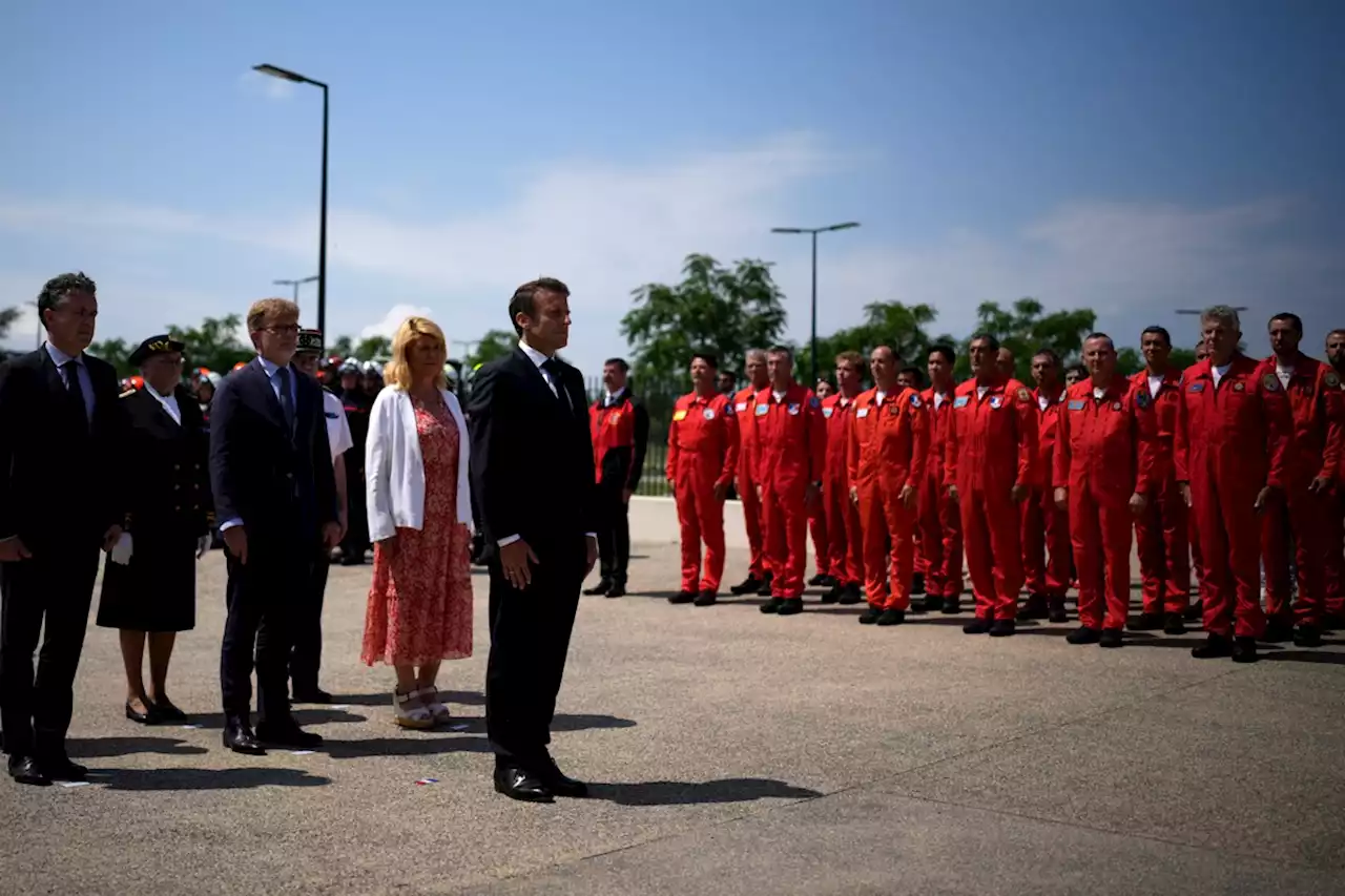 Lutte contre les incendies : Emmanuel Macron annonce des moyens aériens supplémentaires