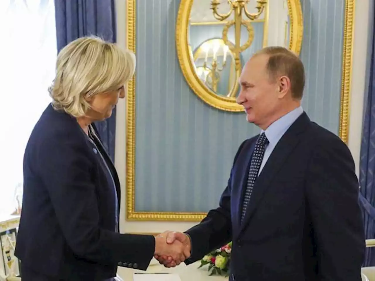 Marine Le Pen «è la cinghia di trasmissione di Putin in Europa»