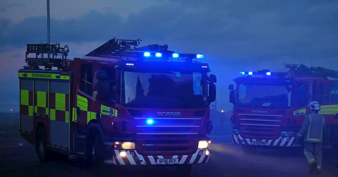 Police officer evacuates flats after seeing takeaway fire on way back to station