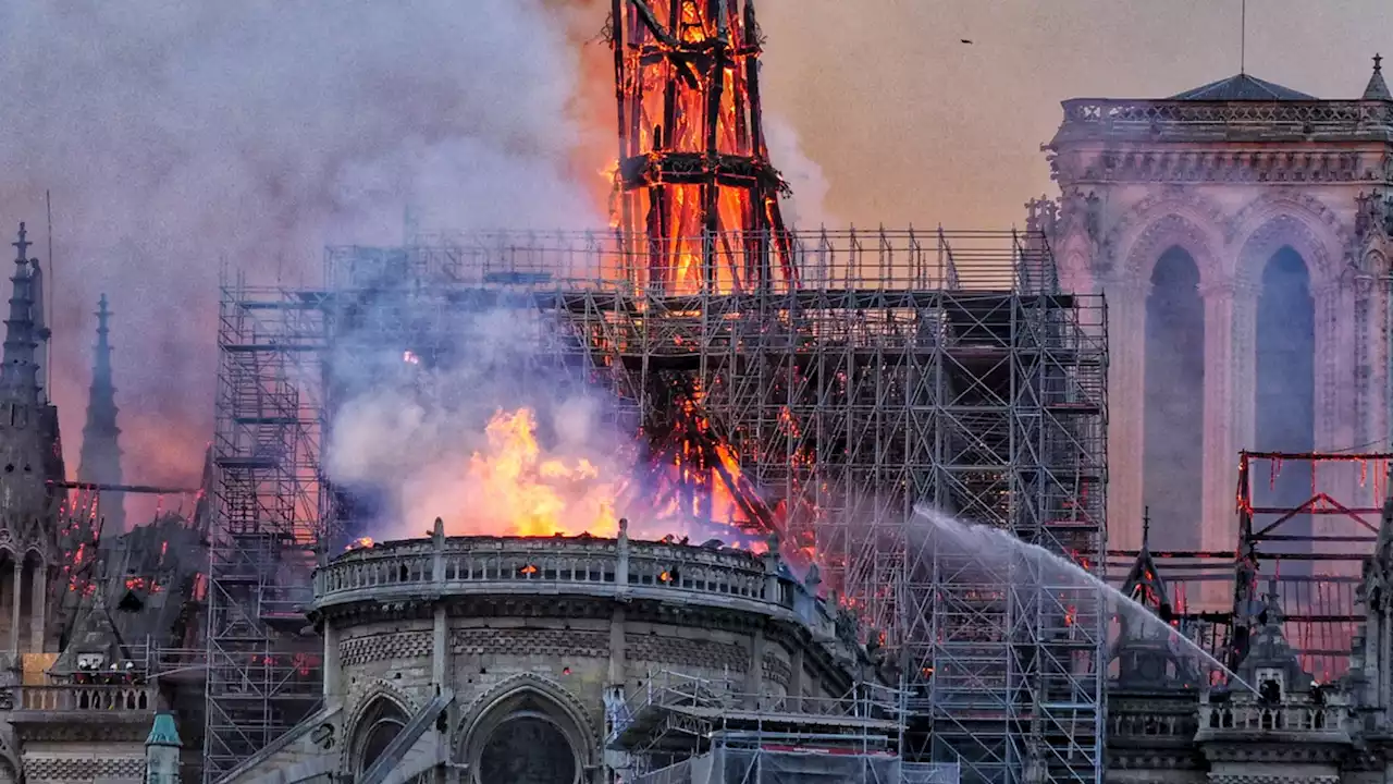 Roof of Notre Dame Cathedral is being restored using medieval techniques