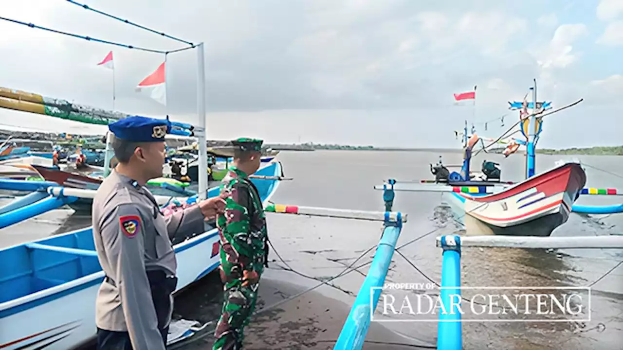 Ombak Mengganas, Enam Nelayan Nyaris Celaka di Laut Selatan