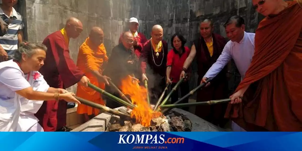 32 Biksu Thudong Tiba di Candi Borobudur, InJourney Batasi Aktivitas Wisatawan