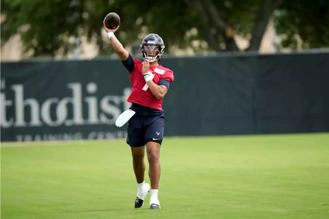 C.J. Stroud runs Texans’ first-team offense in ‘very eye-opening’ performance, displays intellectual curiosity