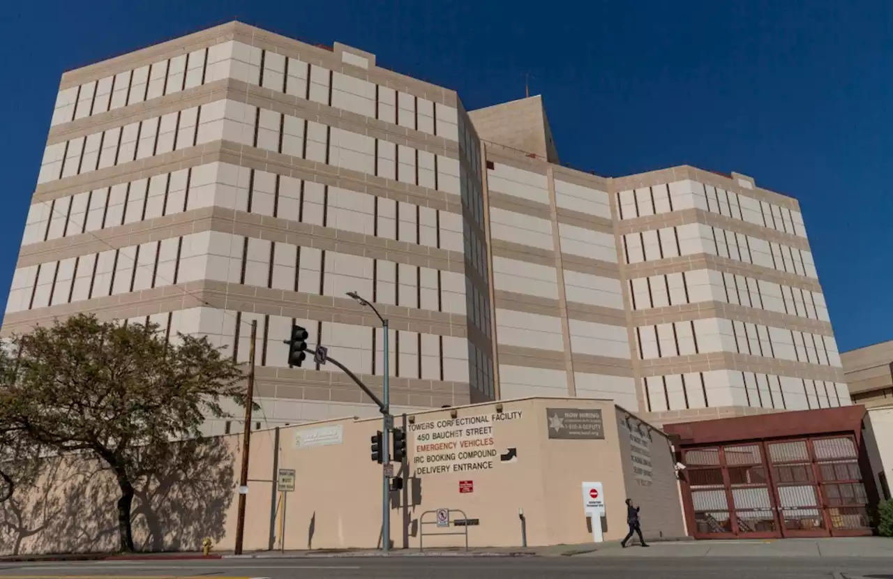 ACLU seeks ban on head strikes by deputies in LA County jails