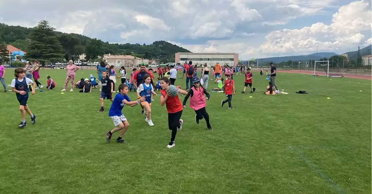 500 bambins disputent le tournoi final du 'Rugby@school' à Digne-les-Bains