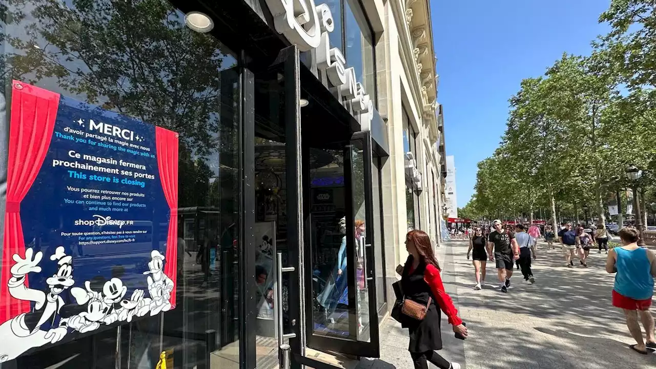 VIDEO. « J’ai envie de pleurer » : le Disney Store des Champs-Élysées ferme définitivement ses portes