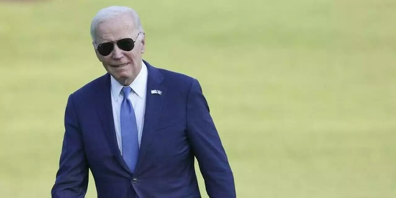 Après une chute lors d'une cérémonie militaire, Joe Biden « va bien »