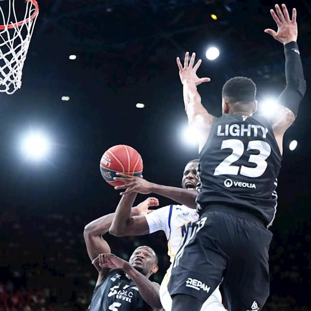 Menée 2-0 par Boulogne-Levallois, l'Asvel doit enchaîner trois victoires pour sauver sa couronne nationale