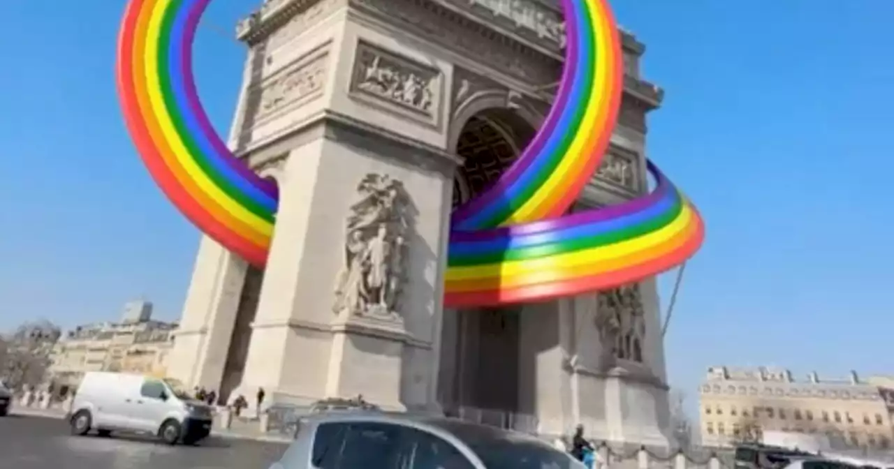 Pride : un arc-en-ciel géant a-t-il été installé sur l’Arc de triomphe ?