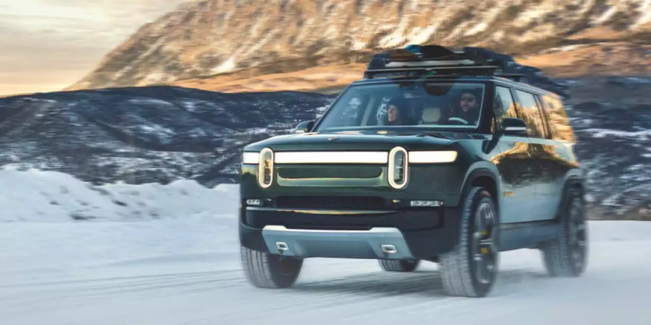 The 2023 Rivian R1S is a rare combination of a large electric SUV with off-road chops and a luxury cabin