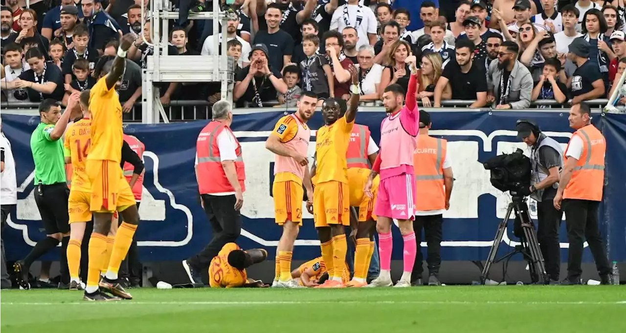 Bordeaux - Rodez : le joueur ruthénois évacué par le SAMU, le match ne reprendra pas !