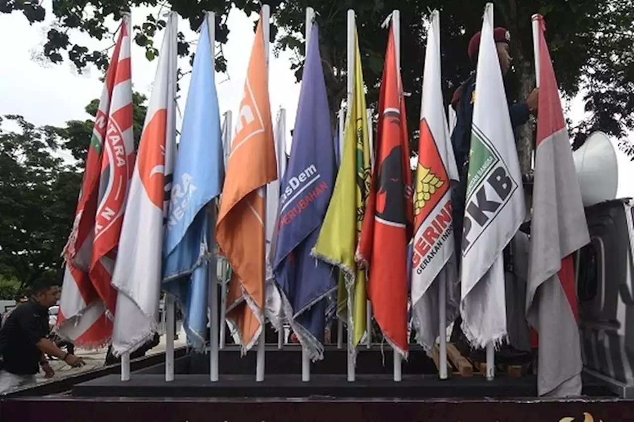 Bendera-Bendera Parpol di Jalanan Bandung Bisa Sebabkan Kematian