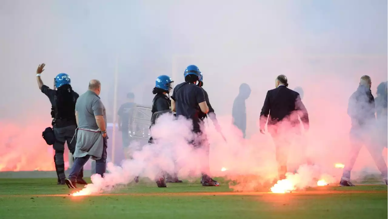 Brescia-Cosenza sospesa, Balata: 'Mi sento sconfitto, apriamo riflessione'