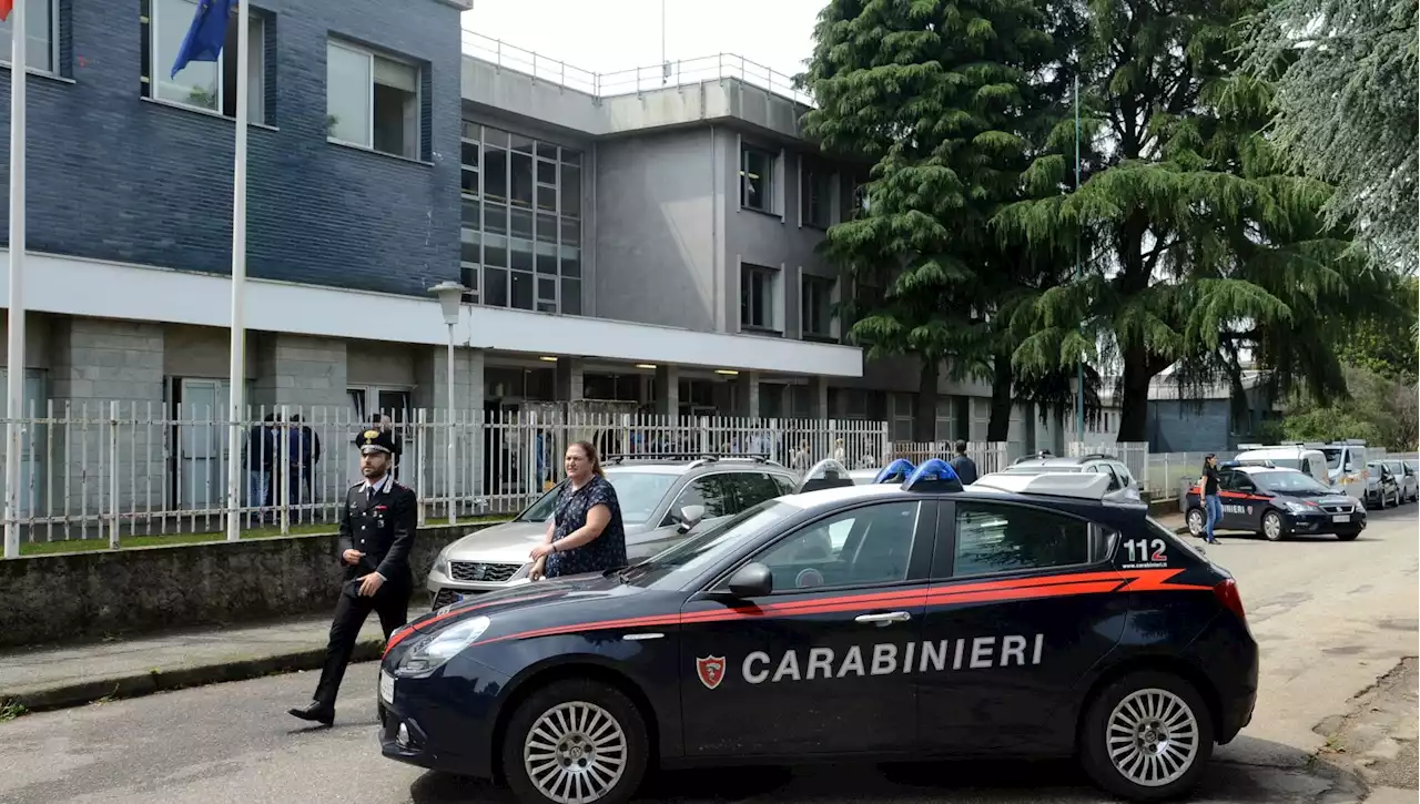 Prof accoltellata ad Abbiategrasso, il dolore dei genitori del 16enne ora in carcere: 'Non sappiamo come curarlo'