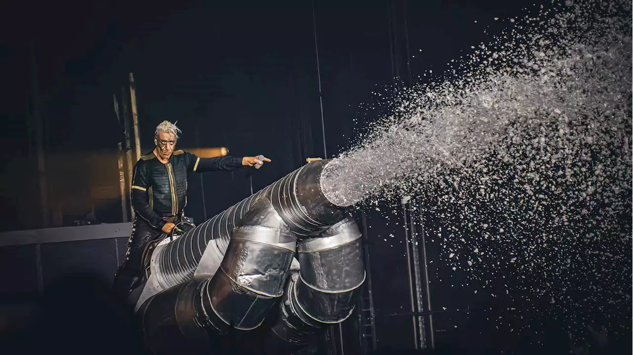 Die jungen Frauen im Umfeld von Rammstein: Wie das System „Row Zero“ funktioniert