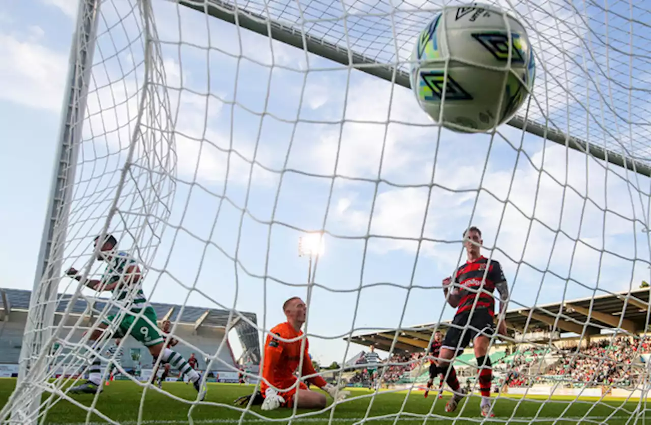 10-man Rovers see off Dundalk to go top of the league