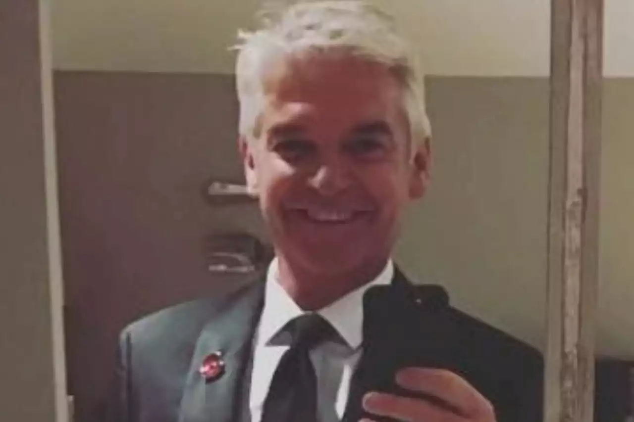 Phil Schofield selling plush flat 'where he had secret trysts with toyboy lover'