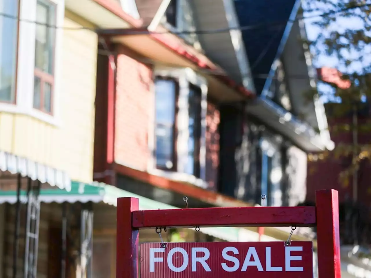 Home sales up 25% from last year, but supply remains low: Toronto real estate board