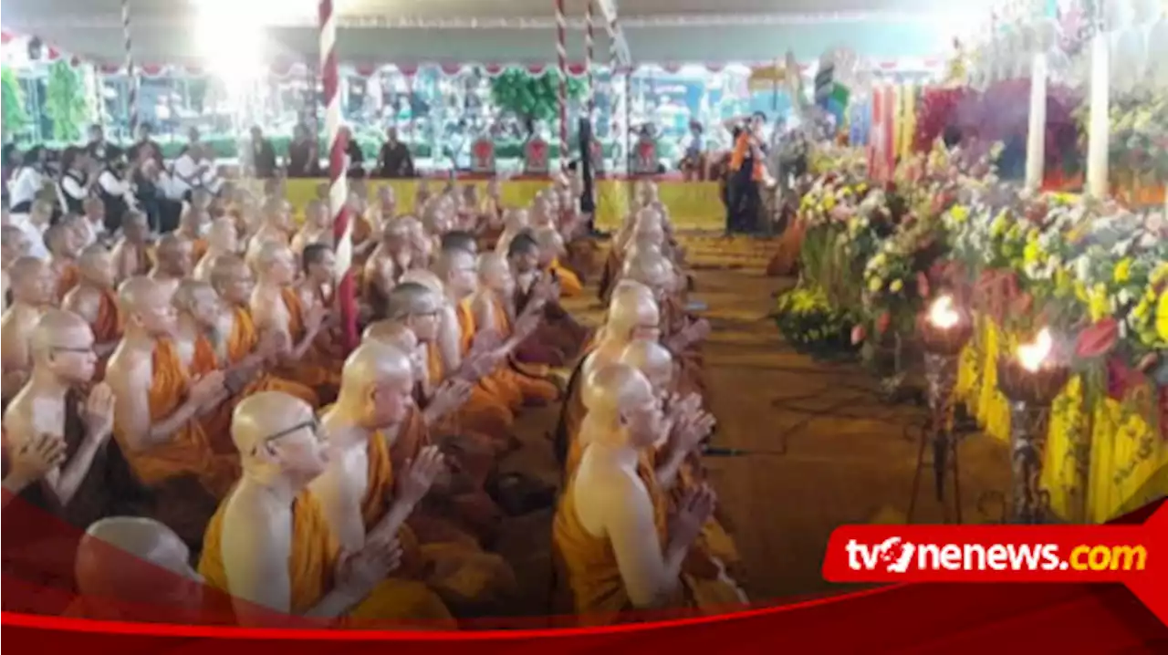 Jelang Puncak Waisak, Api Alam Tri Suci Waisak Disakralkan di Candi Mendut