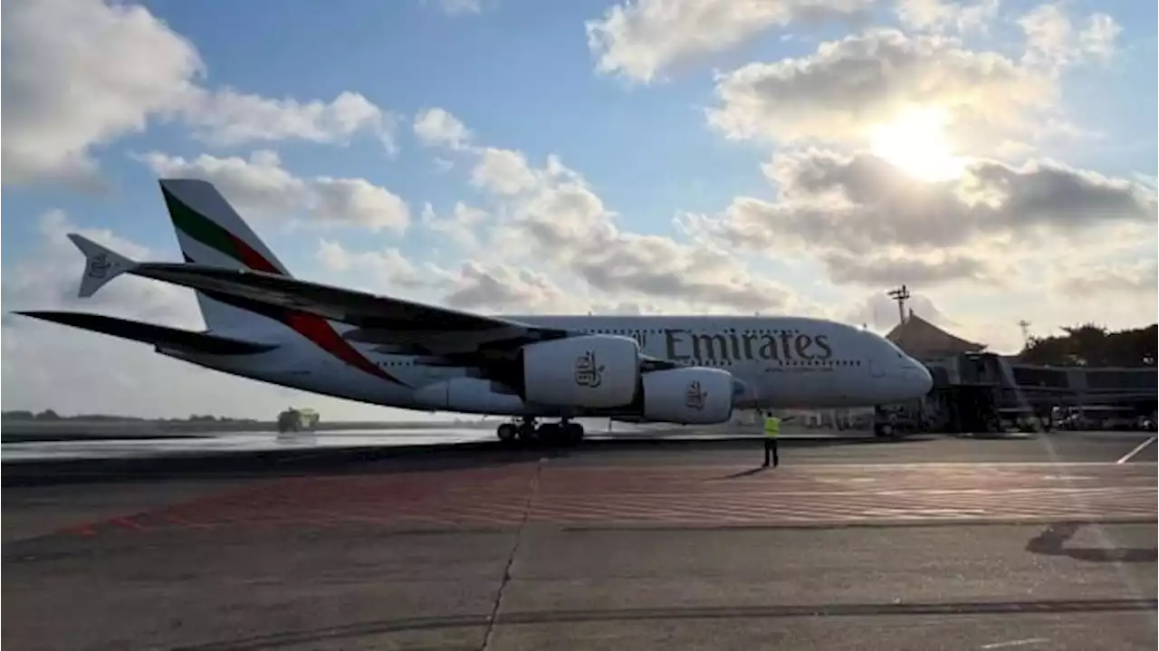 Penampakan Pesawat Komersil Terbesar di Dunia Emirates Mendarat di Bali