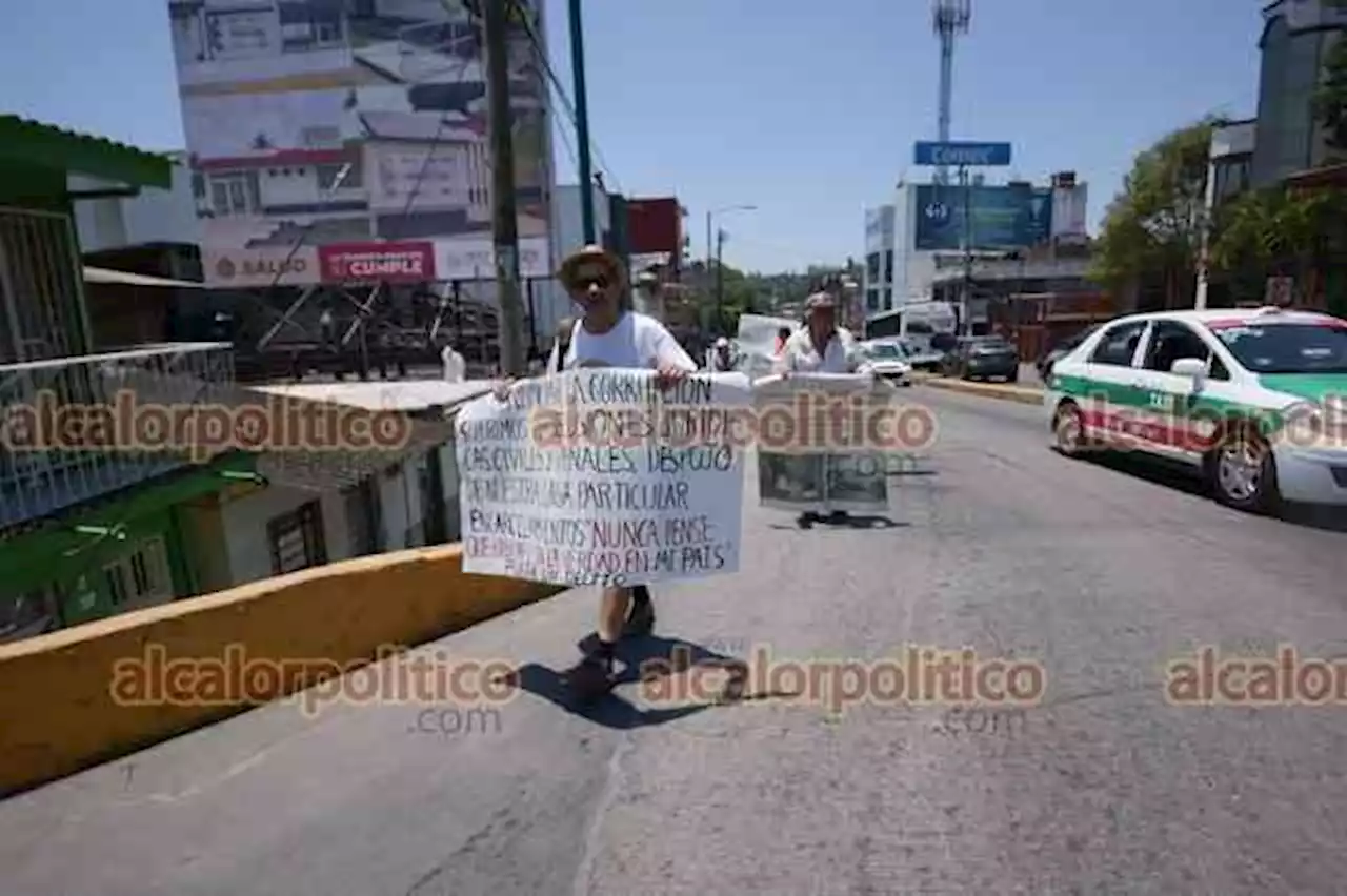 Xalapeño pelea por predio; fue despojado por “familia de ladrones”, asegura