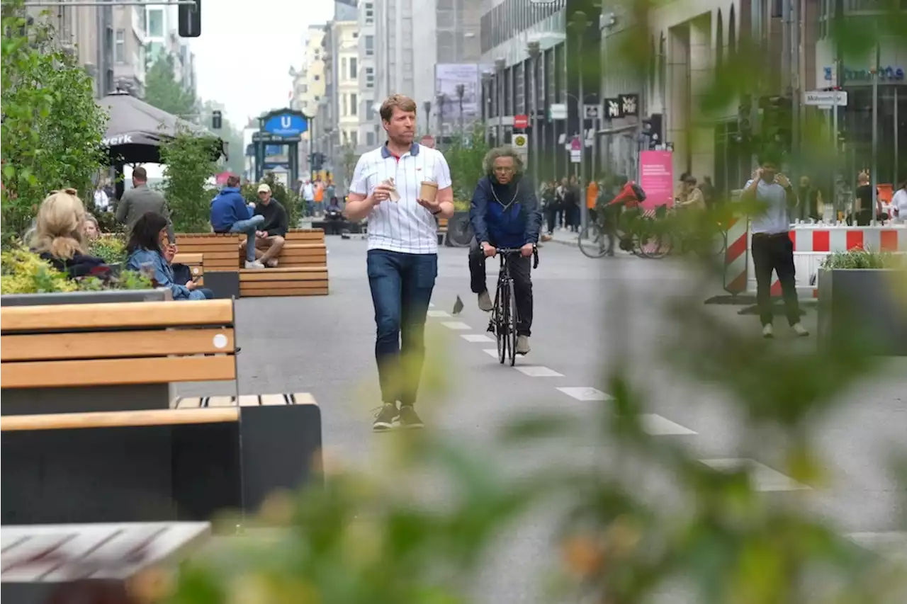 Friedrichstraße wieder für Autos freigegeben: Was Berlin durch die Öffnung entgeht