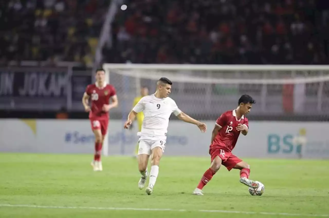 Bos PSIS Semarang Puji Setinggi Langit Lemparan Jarak Jauh Pratama Arhan yang Bikin Kiper Argentina Ketakutan - Bolasport.com