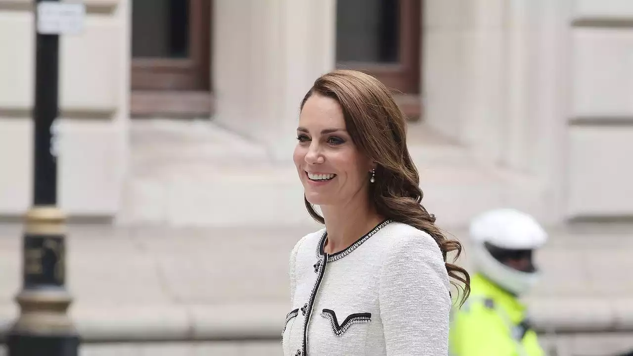 This 2-In-1 Dress Is Kate’s Shortcut To A Polished Look