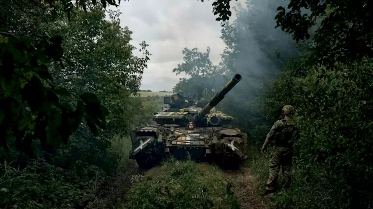 Both sides suffer heavy casualties as Ukraine hits back against Russia | Associated Press