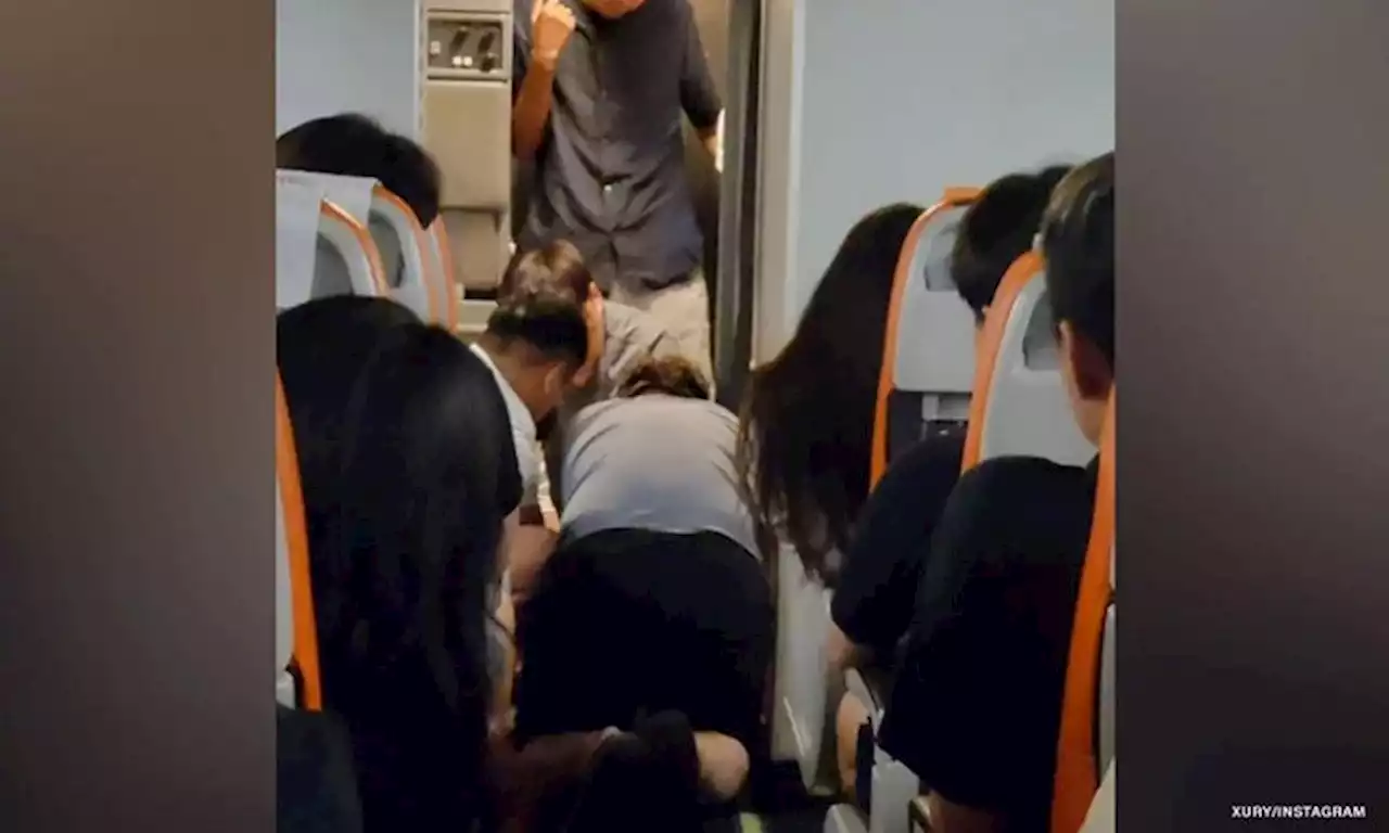 South Korean man attempted to open plane door mid-flight. Luckily, he failed