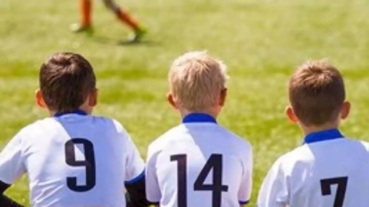 Seregno, preso a calci in una rissa tra genitori alla partita di calcio degli under 9: allenatore perde un rene