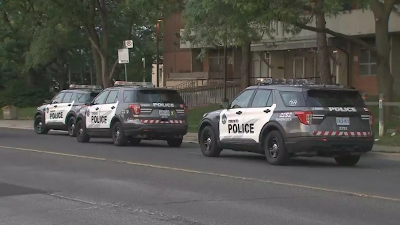 Shooting at Etobicoke apartment building leaves 1 dead: police